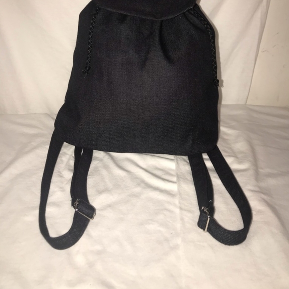 Backpack - Picture 2 of 6